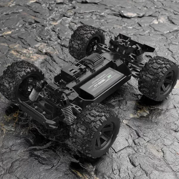 18208 1:18 High-Speed Rechargeable RC Off-Road Truck